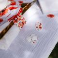 100 Confettis de table love coquelicots rouges
