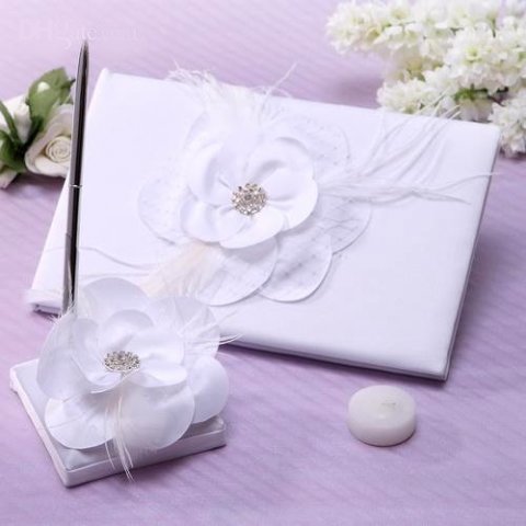 Livre dor blanc - Fleur de camélia et plumes - Porte-stylo assorti & stylo argenté